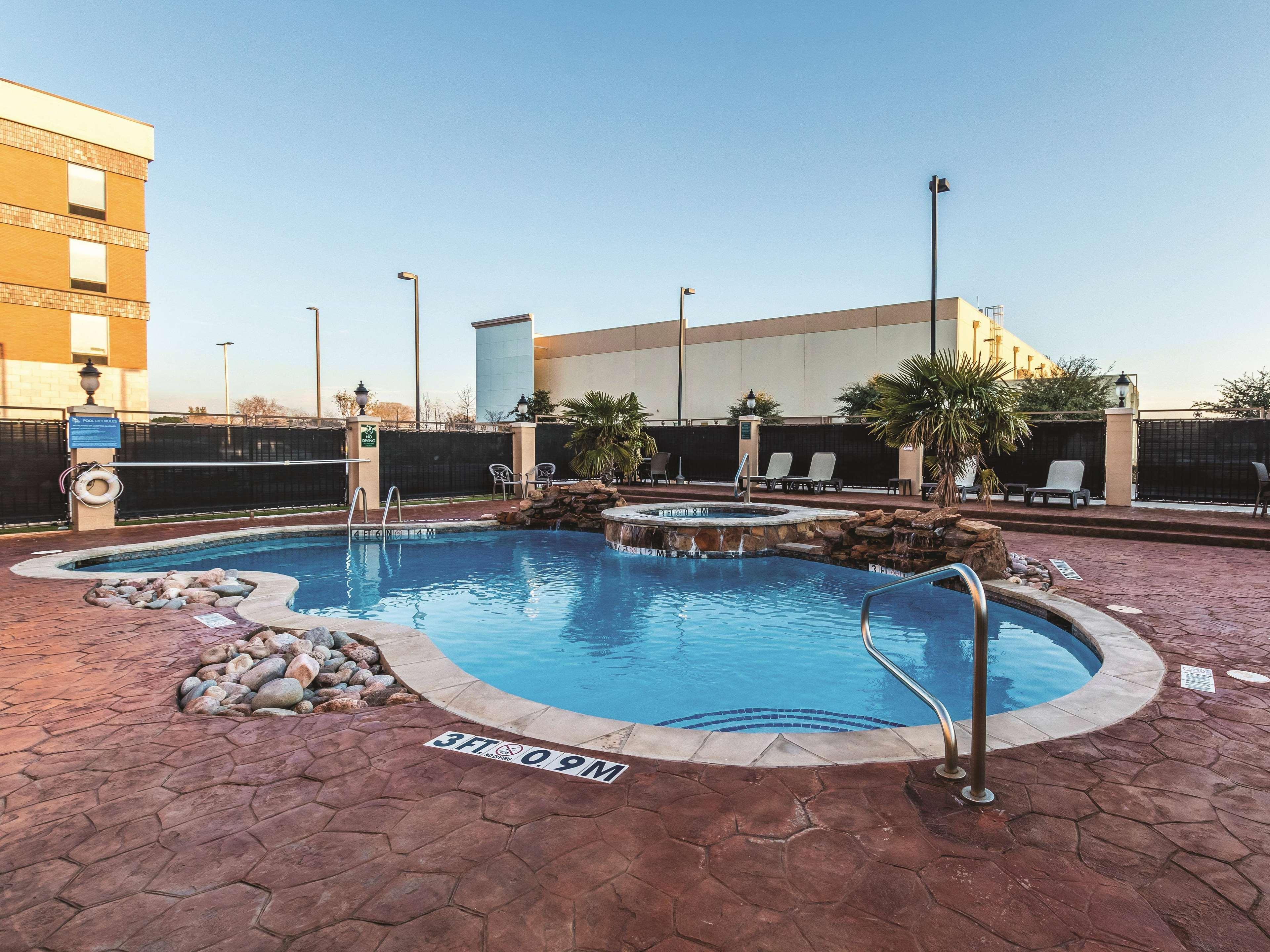 La Quinta By Wyndham Dallas Grand Prairie South Exteriör bild